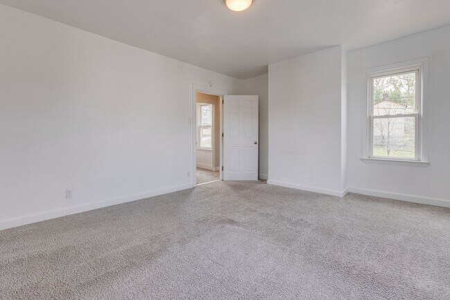 Building Photo - 221 Millbridge St