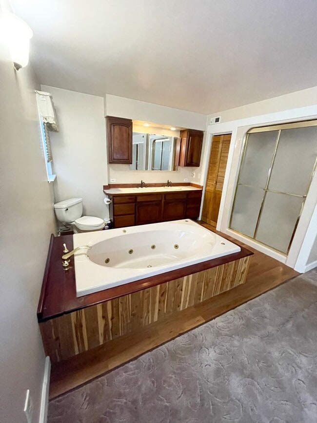 Building Photo - Large 4 Bd, 3 Bath House for Rent in North Pole!