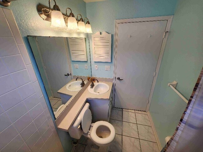 Building Photo - 7493 Briarbay Loop