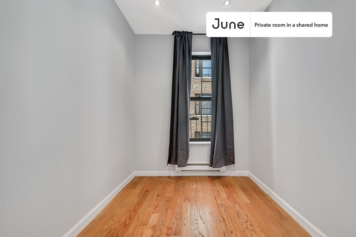 Building Photo - Room in Shared 4 bed/1.5 bath home