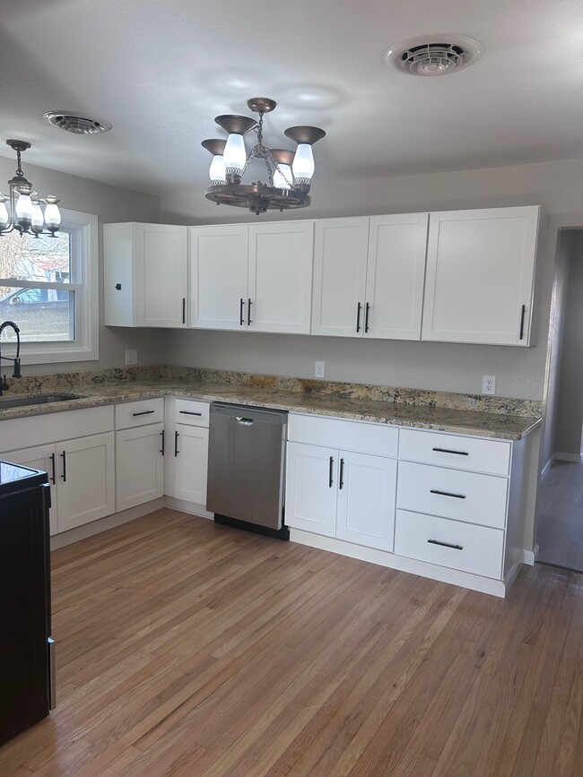 Building Photo - 177 Jarrett Buck Loop