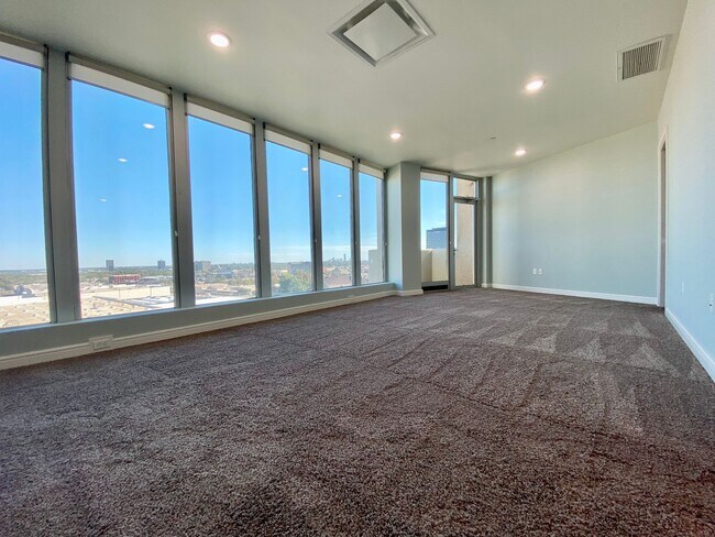 Building Photo - 5900 Mosteller Dr
