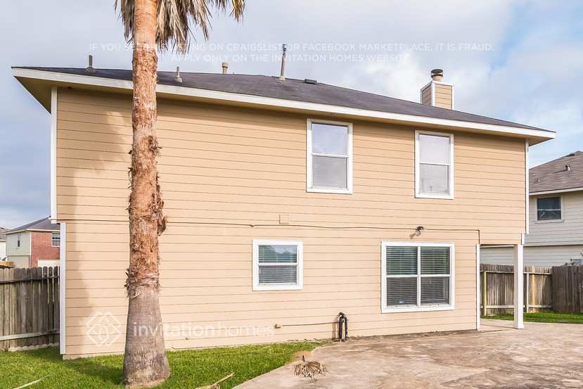Building Photo - 19535 Ingham Dr