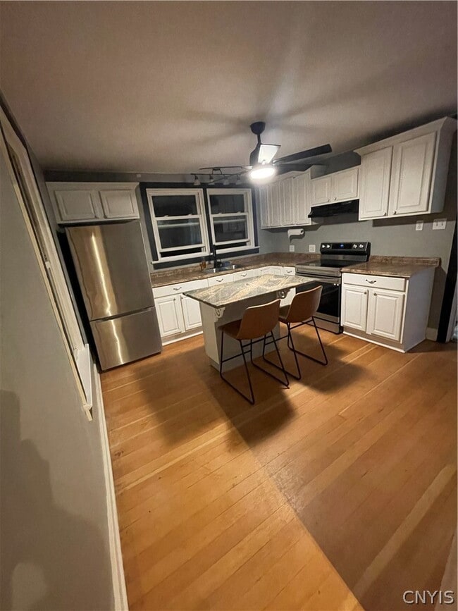 Building Photo - 47 Center St