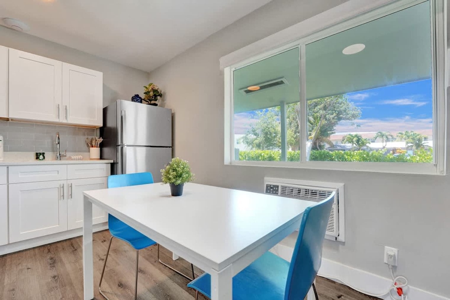 Building Photo - 3204 NE 9th St