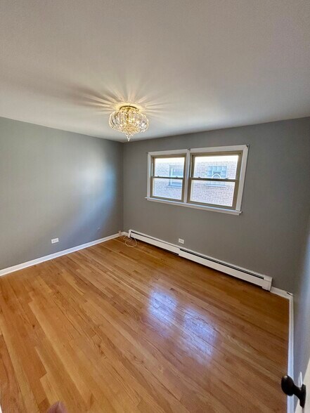 Building Photo - 1616 Memorial Dr