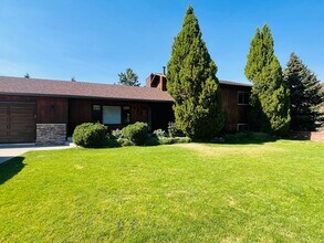 Building Photo - Beautiful 5 bed/3 Bath Home in Heights