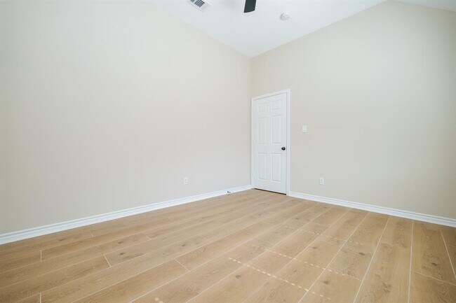 Building Photo - 1823 Brightlake Way