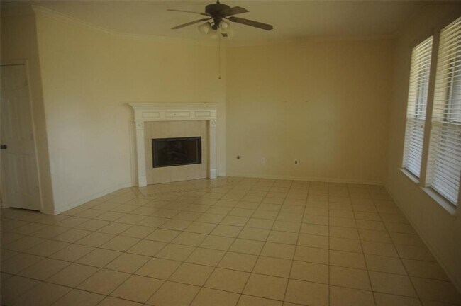 Building Photo - 7450 Oakwood Canyon Dr