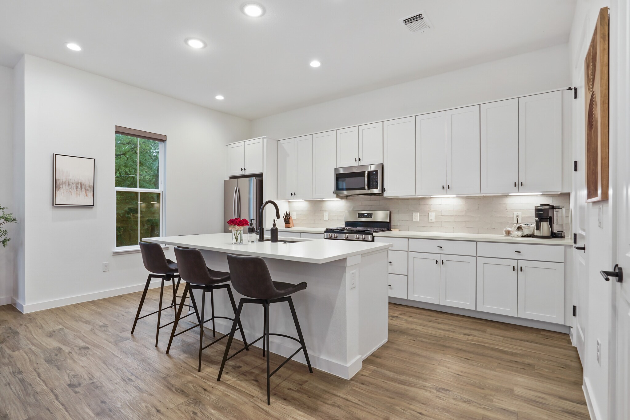 Building Photo - 3809 Valley View Rd