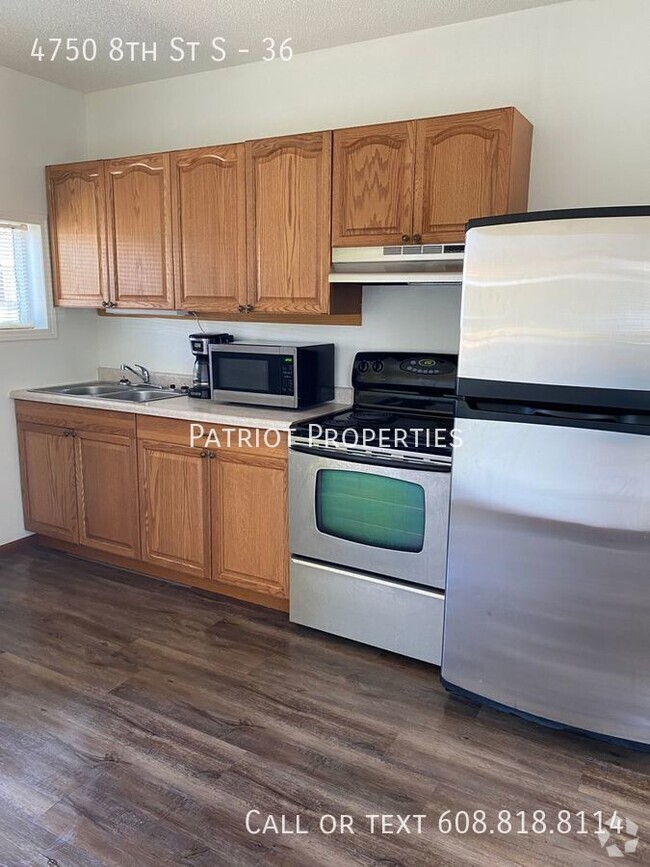 Building Photo - Studio with kitchenette in Wisconsin Rapid...