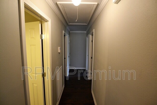 Building Photo - 3147 Little Farms Dr