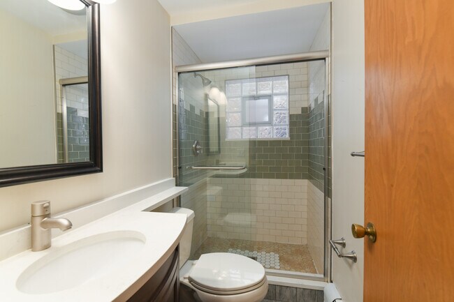 Building Photo - 8629 W Summerdale Ave