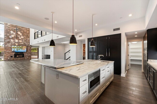 Building Photo - 4525 N 36th Way