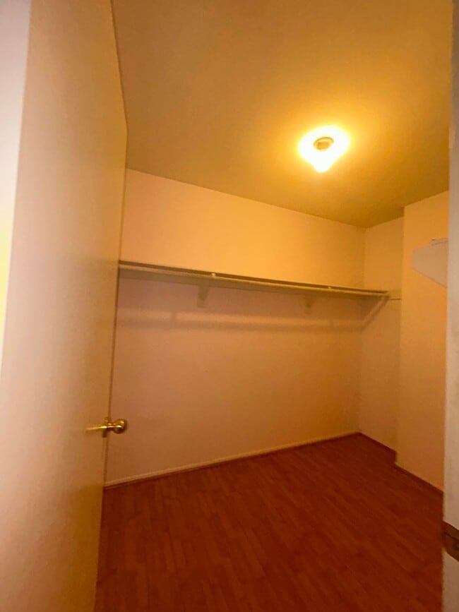 Building Photo - Spacious 2-Story Home in Prime Location