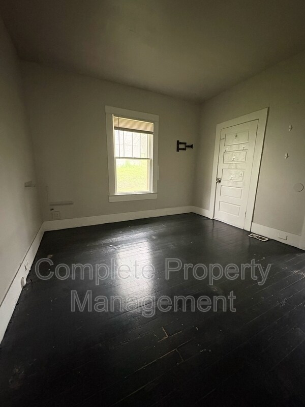 Building Photo - 4029 44th Ave N