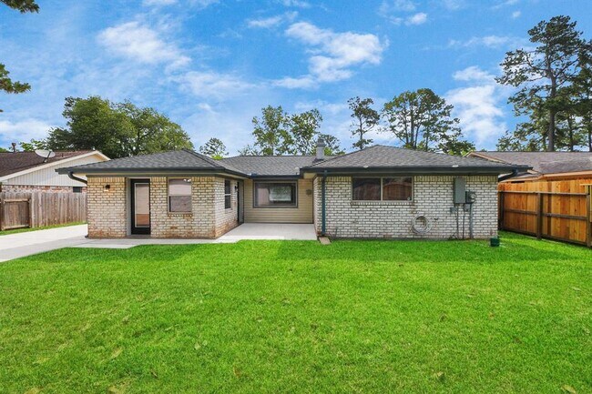 Building Photo - 23223 Canyon Lake Dr