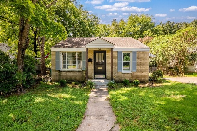 Building Photo - Charming 2BR/1BA Brick Cottage — Hardwoods, Fenced Yard, W/D Included