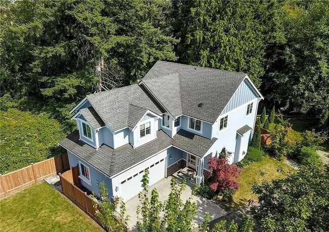 Building Photo - Beautiful Bothell Home