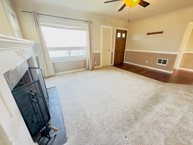 Building Photo - Classic Seattle South Park 2bed/1bath bung...
