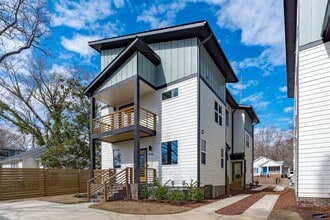 Building Photo - **OFFERING $100 RENT DISCOUNT PROMOTION FOR FIRST 6 MONTHS & REFUNDABLE APPLICATION FEES** Luxuri...