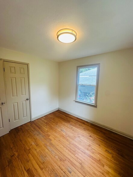 Building Photo - 7806 Underhill Dr