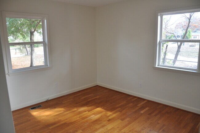 Building Photo - 202 Wrenwood Cir