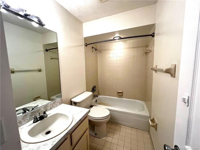 Building Photo - 13513 S Indian River Dr