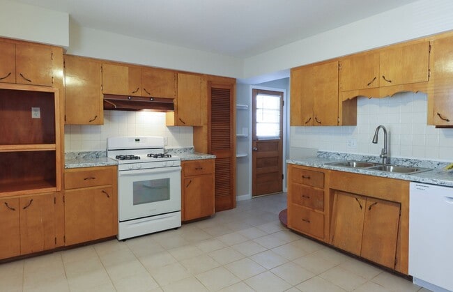 Building Photo - 306 MO-124