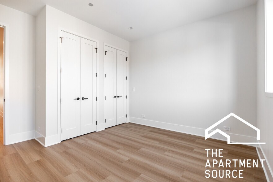 Building Photo - 1620 W Grand Ave