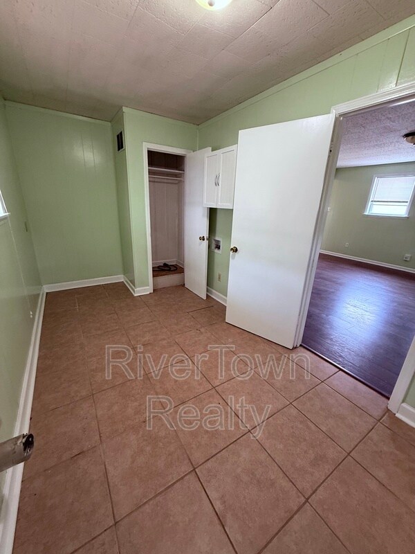 Building Photo - 4406 Ferndale Rd