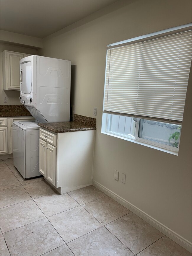Laundry - 1220 Pacific Beach Dr