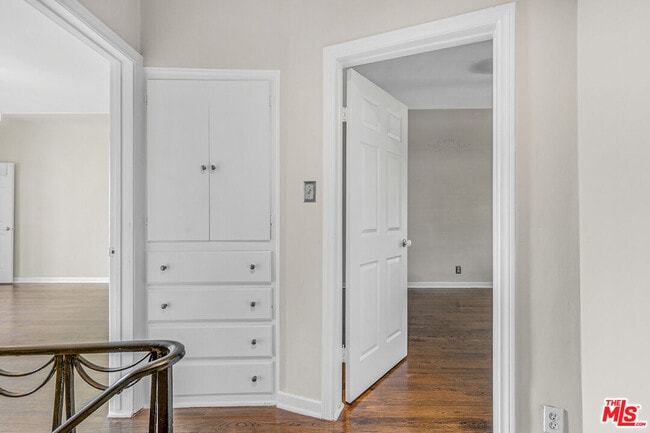 Building Photo - 6053 Scenic Ave