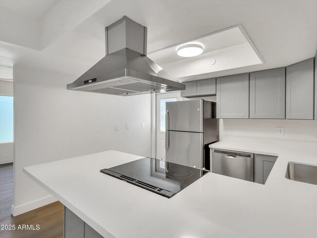 Building Photo - 429 W La Jolla Dr