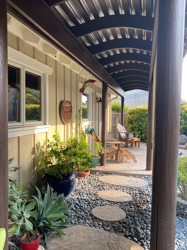 Building Photo - Coming Soon... Beautifully Updated Home in Central Location