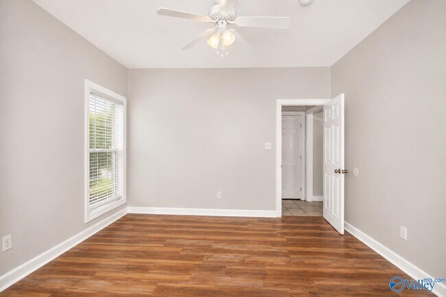Building Photo - 103 Tudor Pl