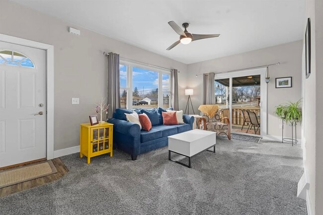 Building Photo - 1571 Charles St