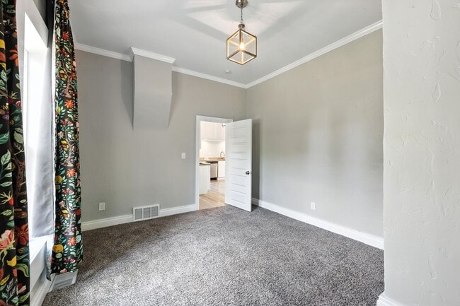 Building Photo - Beautifully Renovated Home with Modern Com...