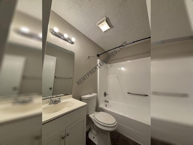 Building Photo - 27 Chalet St