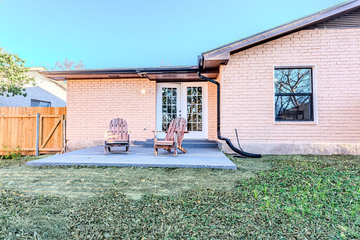 Building Photo - 6915 Forest Meadow St