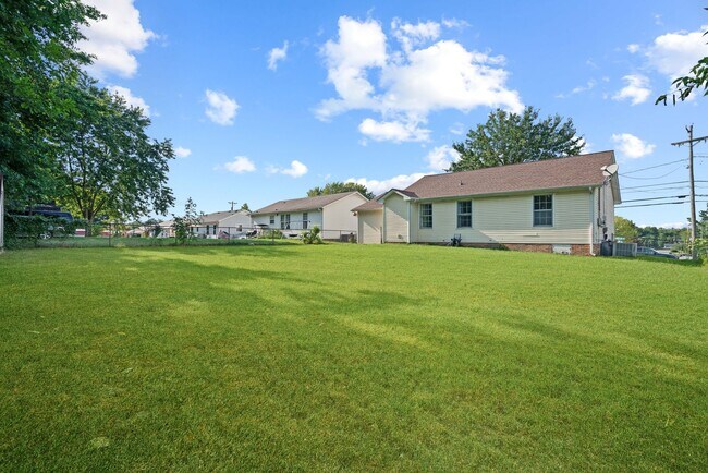 Building Photo - Renovated 3-Bed/2-Bath Home with Garage & ...