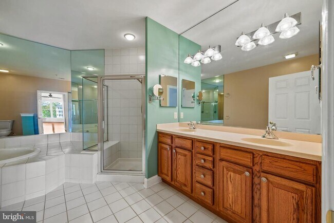Building Photo - 4700 Water Park Dr
