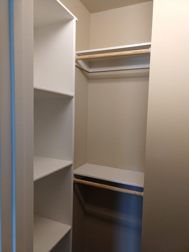 Building Photo - 2 Bedroom, 2.5 Bath Townhome In Applewood