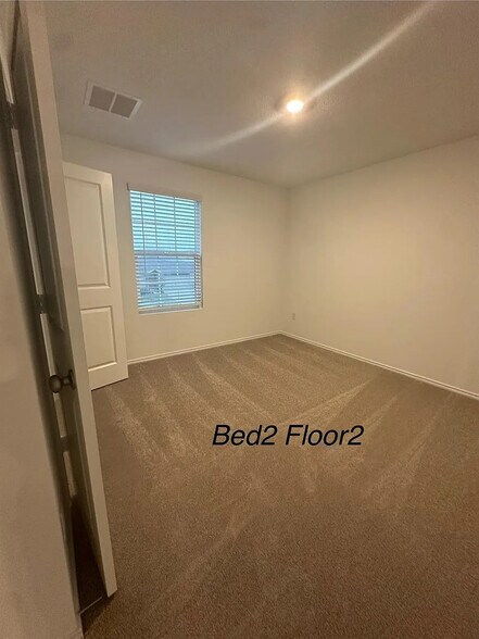 Building Photo - Room in House on Pickerel St