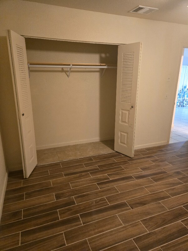 Building Photo - 6833 Myrtlewood Rd