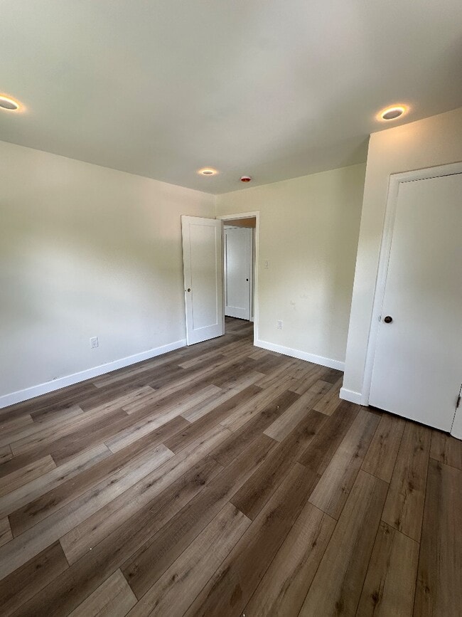 Building Photo - 733 W White Horse Pike