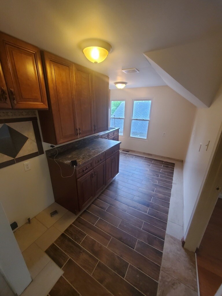 Building Photo - 1180 Atwood Ave