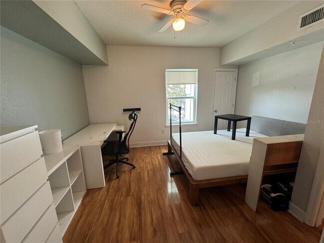 Building Photo - 204 E South St