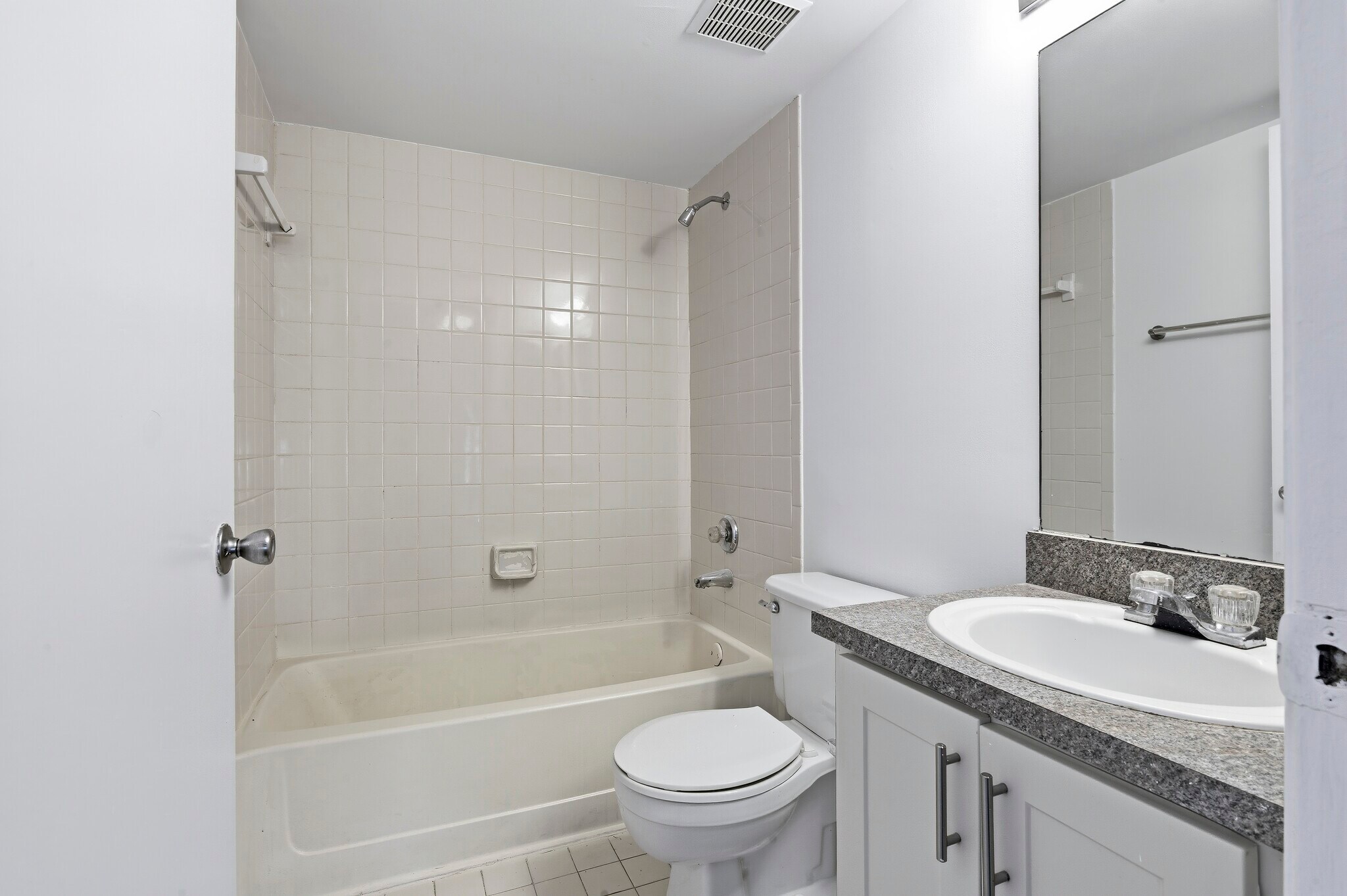 Building Photo - 9877 Nob Hill Ct