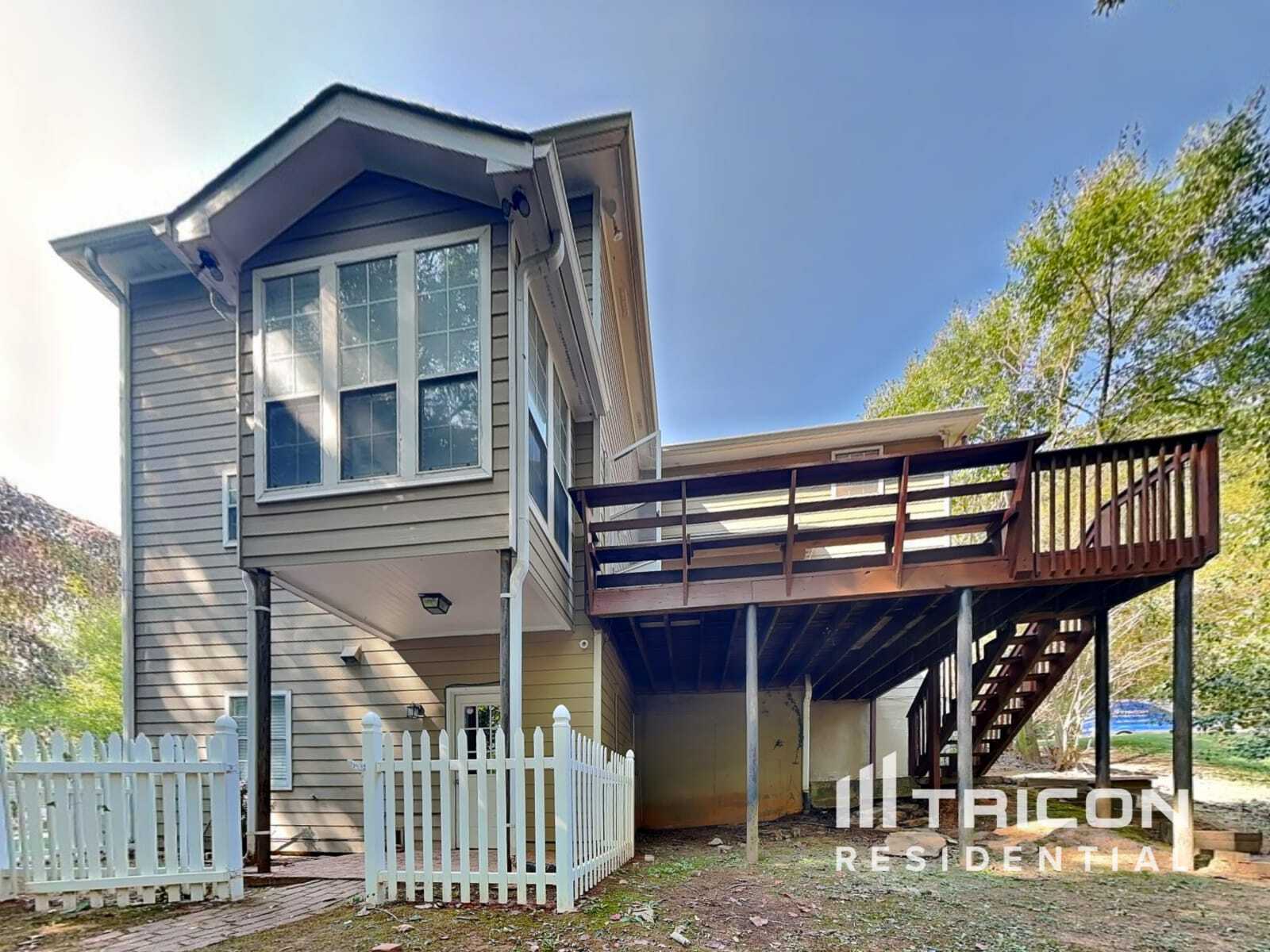 Building Photo - 2615 Sandstone Dr